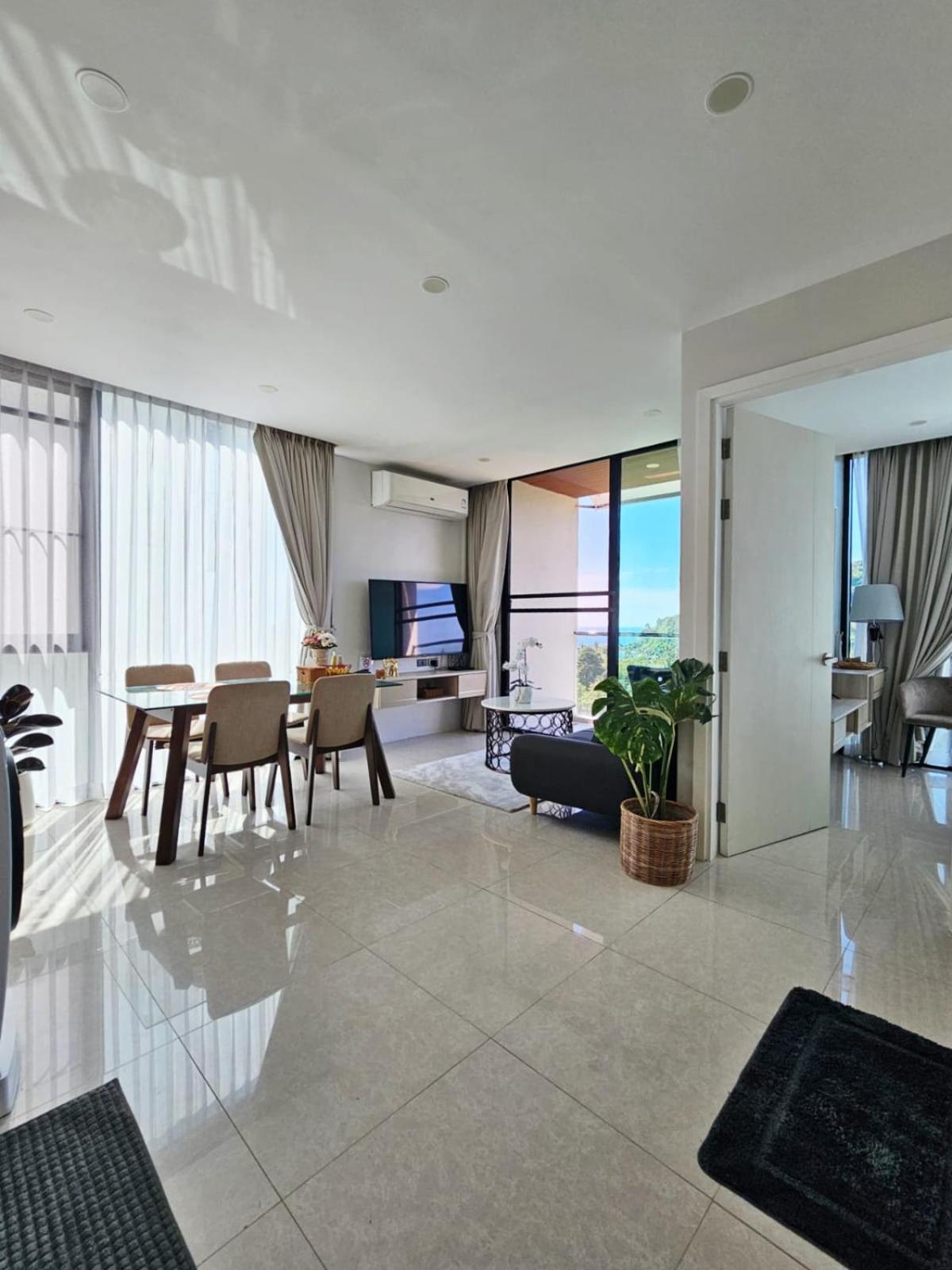 The Viva High Apartment *
